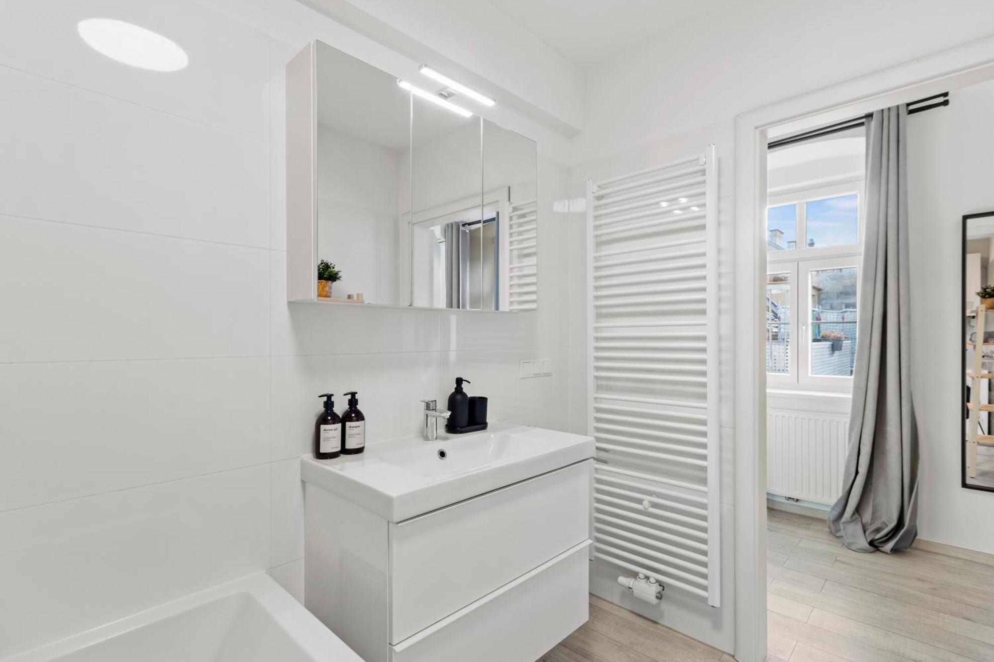 Terrace - 75 M² - Near Wiener Stadthalle Exteriör bild